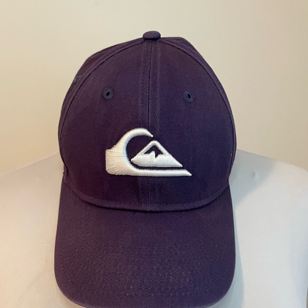 Quiksilver New Era Baseball Cap - Youth size 52-55cm Navy / white
